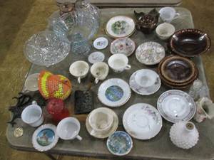 lot 204 image: Dishware, Some China...