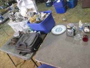 lot 213 image: Vintage Clocks, Messenger Bag, Vint...
