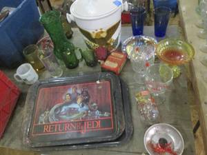 lot 214 image: Lot of Vintage Home Dcor, Glasswa...
