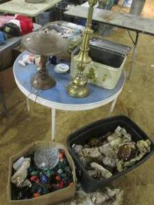 lot 226 image: Lamps, Tote of Glassware, Vintage C...