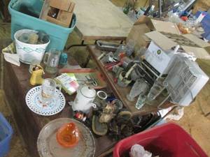 lot 229 image: Large Lot of Glassware, Cups, Mugs,...