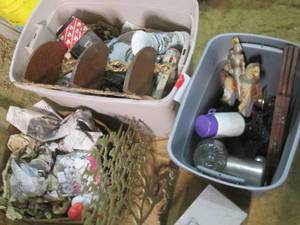 lot 244 image: (2) Totes & Box of Vintage Items S...