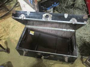 lot 262 image: Empty Trunk...