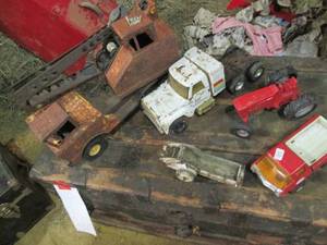 lot 264 image: Nylint & Tonka Toys...