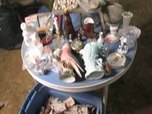 lot 294 image: Lot of Vintage Dcor Includes Step...