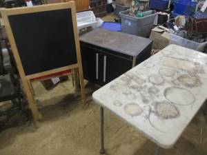 lot 305 image: Kids WhiteboardChalk Board, Foldi...