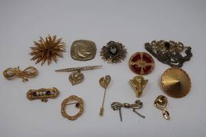 lot 75 image: Pins and Clasp lot
