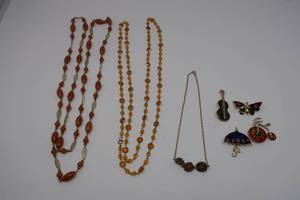 lot 83 image: Amber lot