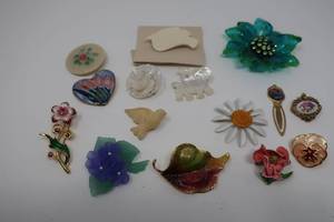 lot 94 image: Colorful Pins Lot