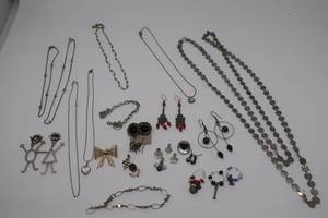 lot 101 image: Large Silver Lot