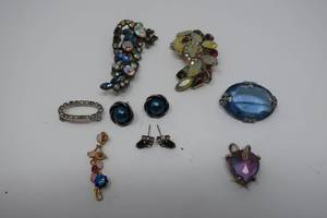 lot 102 image: Colorful Costume Jewelry
