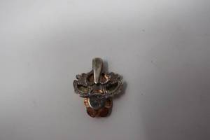 lot 110 image: Black hills gold pendant