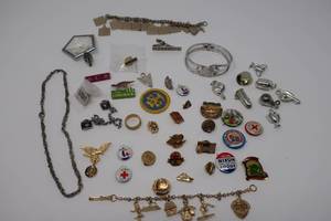 lot 111 image: Vintage Pins & Charms