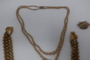 lot 134 image: Vintage Necklaces