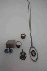 lot 121 image: Vintage Cameo and Dutch Jewelry