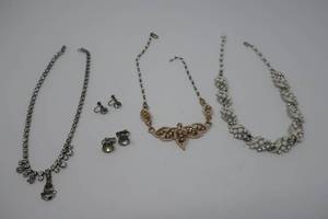 lot 127 image: Beautiful Necklaces and Earrings