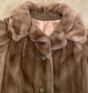 lot 6 image: Career Originals Coat
