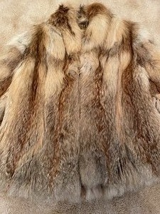 lot 14 image: Fabulous Daytons Northwest Fox Fur Coat