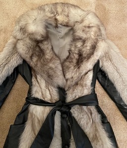 lot 16 image: Catch This Coat
