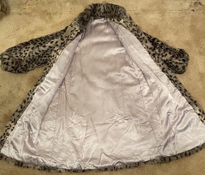 lot 29 image: Leopard Print