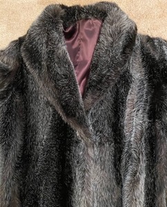 lot 23 image: Ballen Design Coat