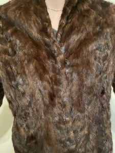 lot 70 image: Somerset Furs 100% Pure Mink Fur Coat