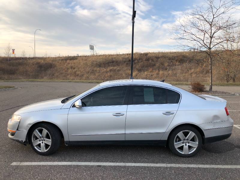lot 5 image: 2009 Volkswagen Passat Komfort  FULLY LOADED  NO RESERVE