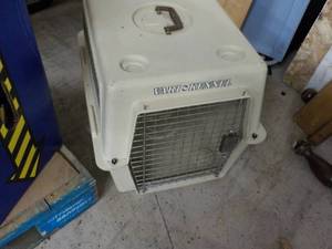 lot 23 image: Vair Kennel large size...