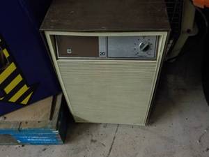 lot 28 image: Kelvinator untested...