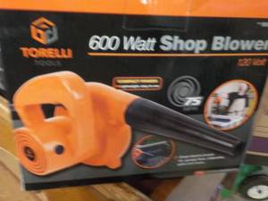 lot 44 image: Torelli 600 watt Shop Blower...