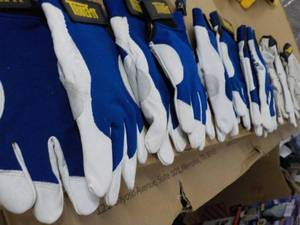 lot 53 image: Trufit Gloves...