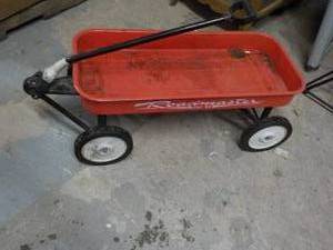 lot 73 image: Roadmaster Wagon...