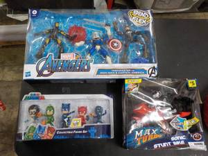 lot 81 image: Marvel Avengers Action Figures- plu...