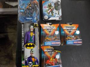 lot 109 image: Joker Action Figure Lot...
