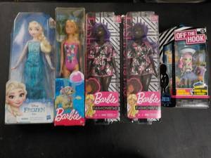 lot 113 image: Barbie Lot...