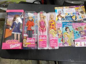 lot 119 image: Barbie Lot...