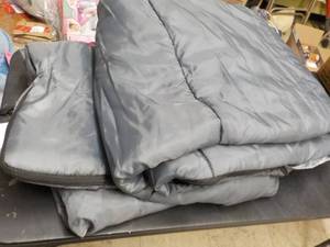 lot 123 image: Exxel Outdoor Sleeping Bag...