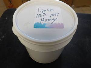 lot 203 image: 1 Gallon 100% Pure Honey from South...
