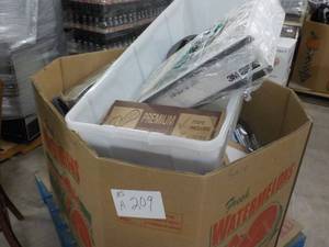 lot 209 image: Pallet of Overstock and Returns fro...