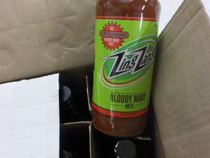 lot 226 image: Case of 12 - 32 oz Bottles Zing Zan...