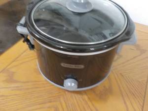 lot 262 image: Proctor Silex Crockpot...