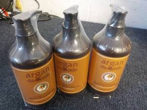 lot 287 image: 3 Bottles 10.1 oz Argan Diabella Sh...