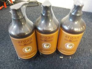 lot 289 image: 3 Bottles 10.1 oz Argan Diabella Sh...