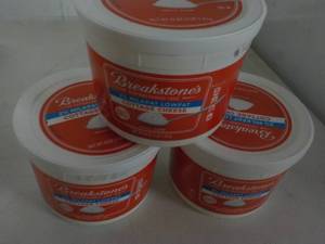 lot 320 image: 3 - 48 oz Breakstones Cottage Chees...