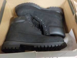 lot 385 image: Timberland size mens 8.5 Boots...