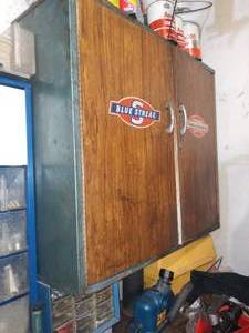 lot 52 image: Blue streak automotive retail parts cabinet