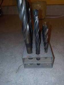 lot 41 image: Drill bits with rack