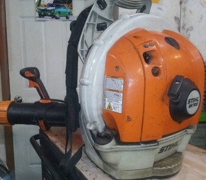 lot 6 image: Stihl BR 700 backpack blower