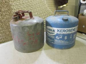 lot 24 image: (FBR) Vintage Metal 5 Gallon Gas an...