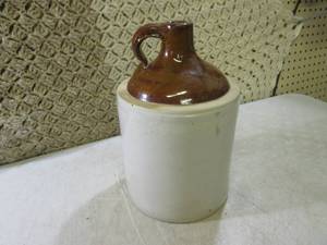 lot 28 image: (RMDR) Vintage 1 Gallon Crock Jug...